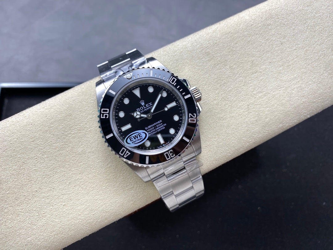 Rolex Submariner 41mm Silver Black