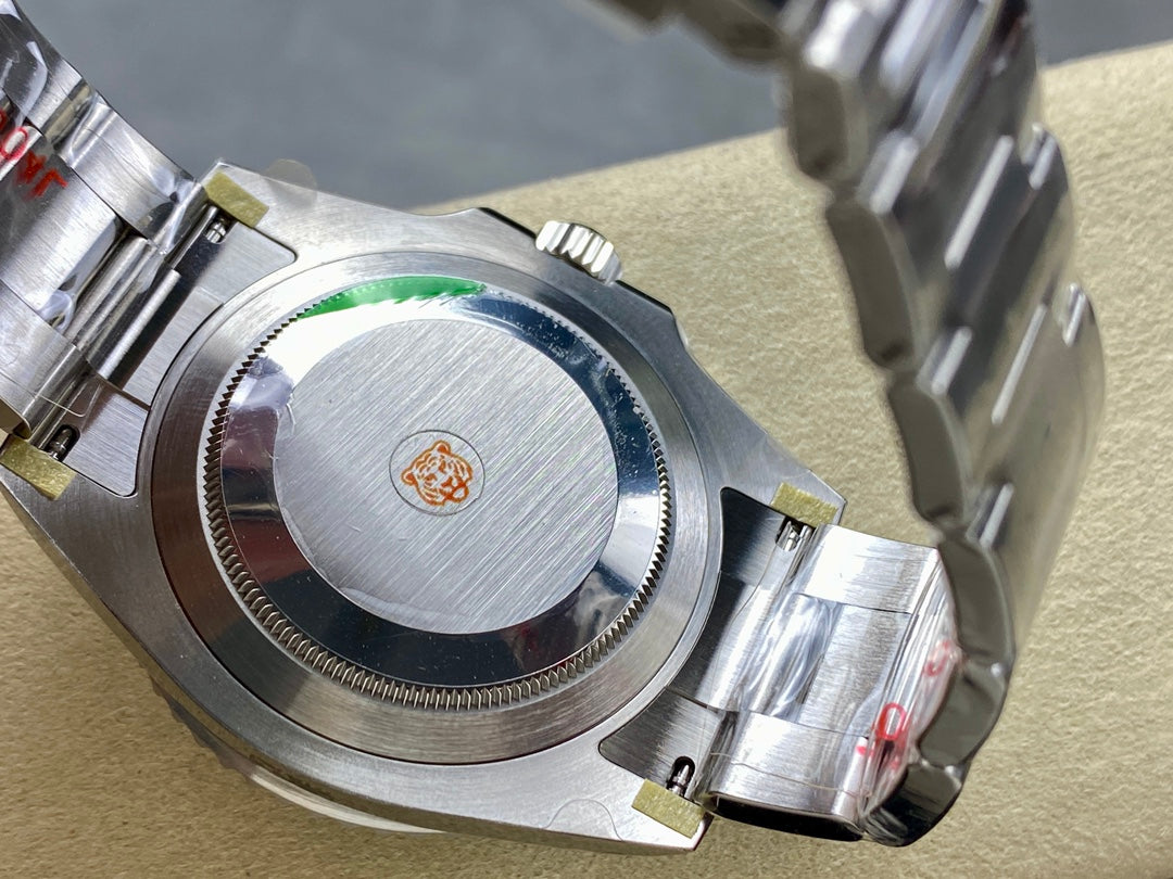 Rolex Submariner 41mm Silver Black