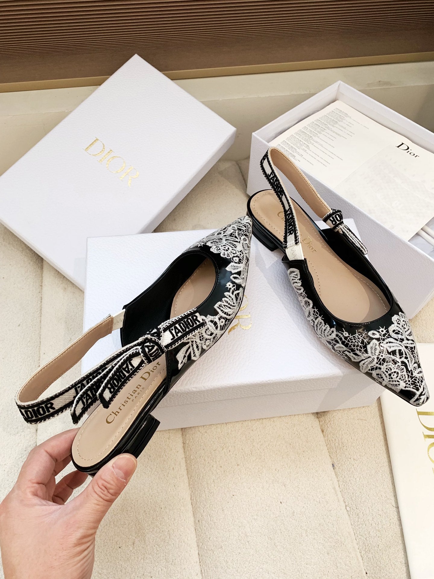 CD 26s J'Adior Jacquard Embroidered Slingback 1.5 Black Patent Leather 614927