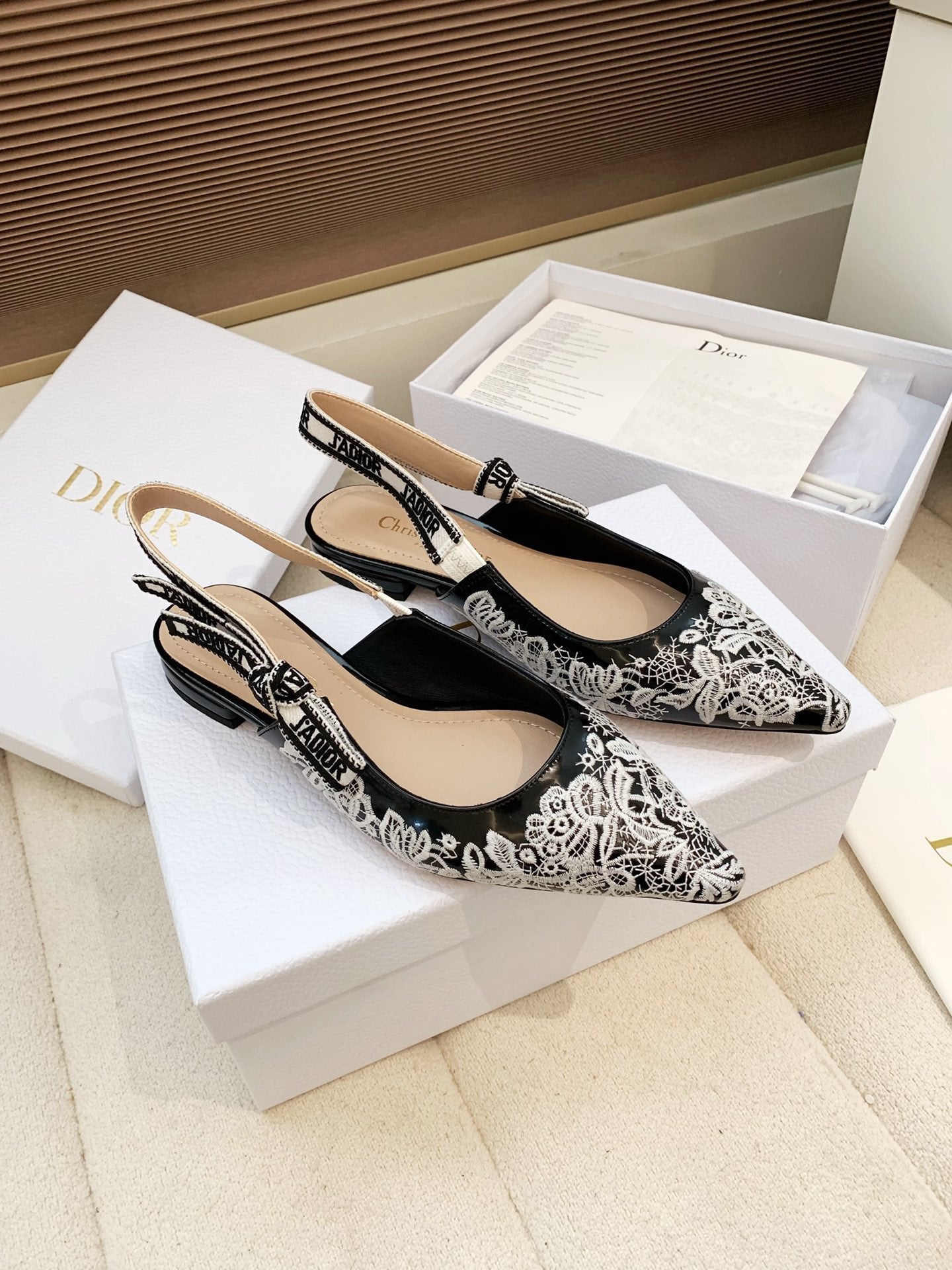 CD 26s J'Adior Jacquard Embroidered Slingback 1.5 Black Patent Leather 614927
