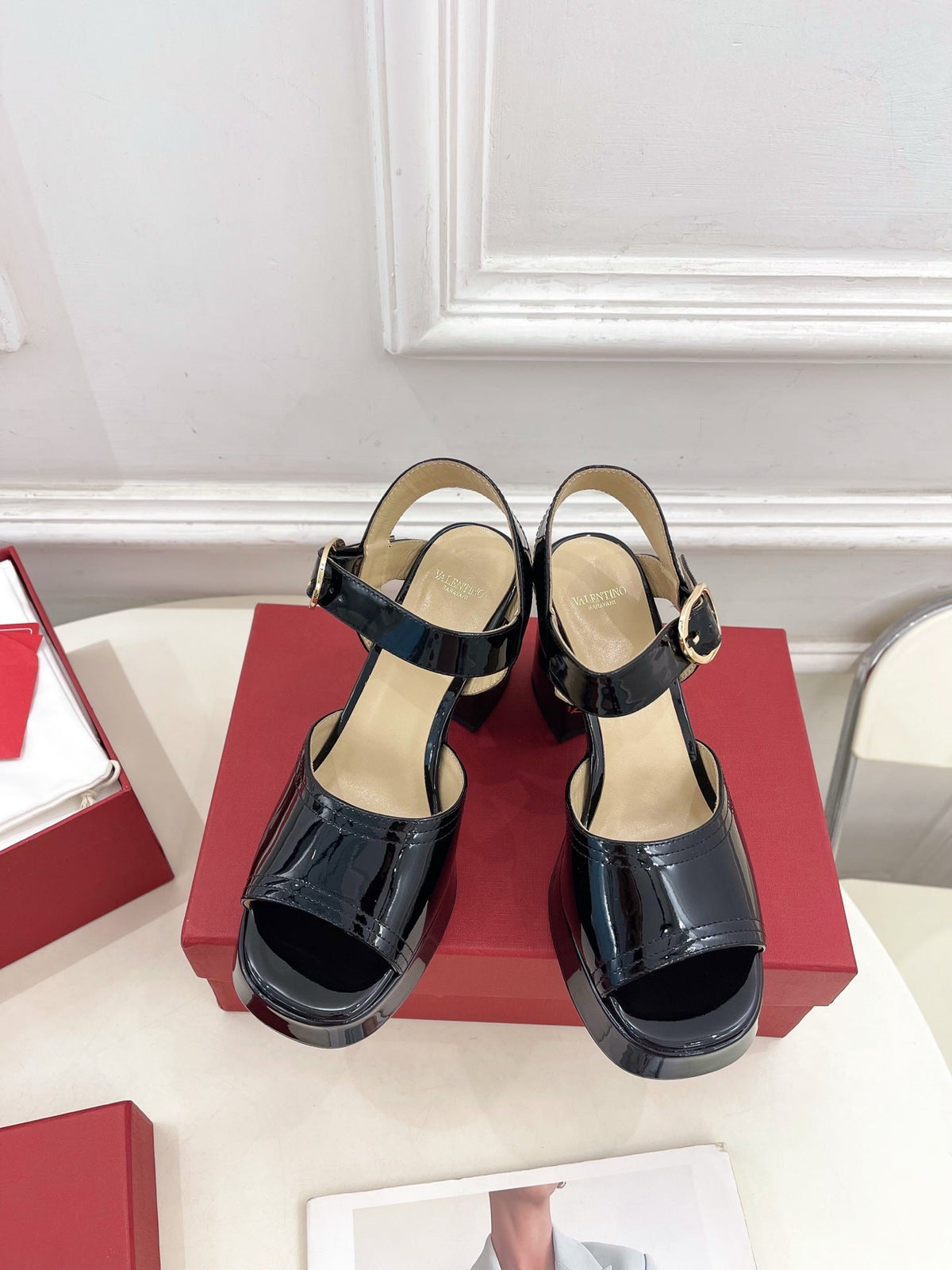 VT Garavani 25 Platform Black Cow Patent Leather 330967