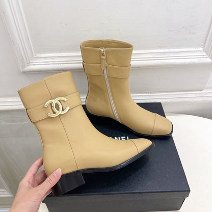 CC 26s Turn-Lock Ankle Boots Beige Lambskin 946902