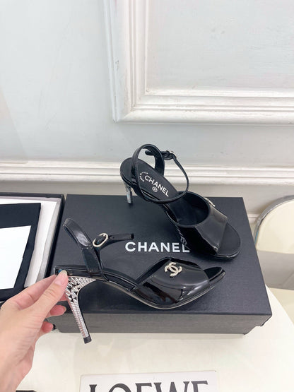 CC 26s Métiers d'Art Mary Jane Sandals 9cm Black Patent Leather 946926