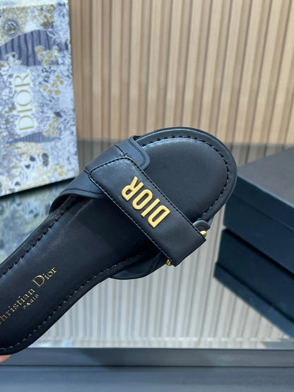 CD 26s Beach Sandals Black Sheepskin 665321
