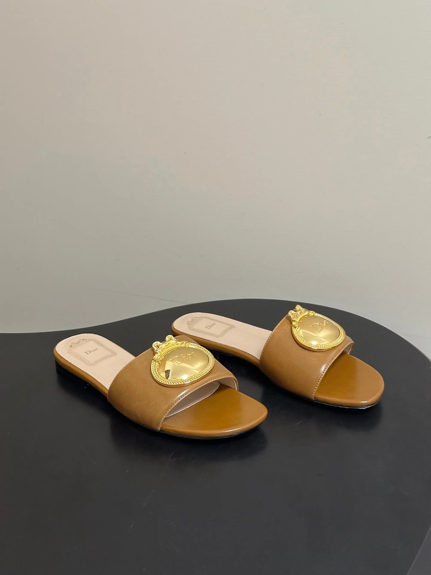 CD D-Club Retro CD Letter Metal Buckle Flat Sandals Leather 846986