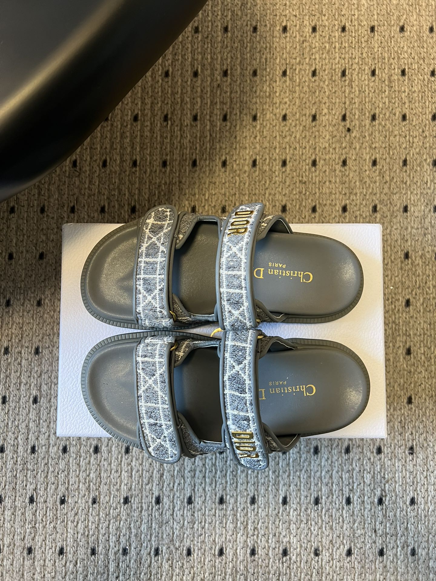 CD 26 Flat Slippers Gray Sheepskin Embroidered Fabric 621804