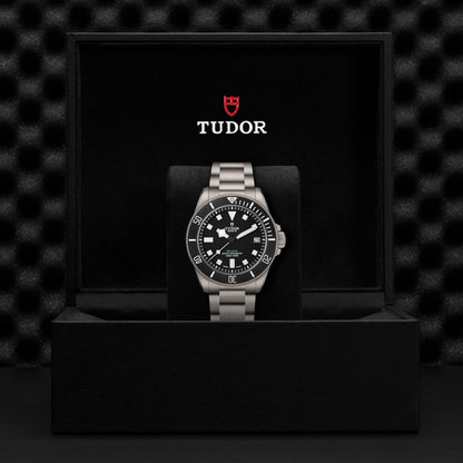 Pelagos Ultra Titanium 43mm - Black on Bracelet w/ Extra Rubber Strap