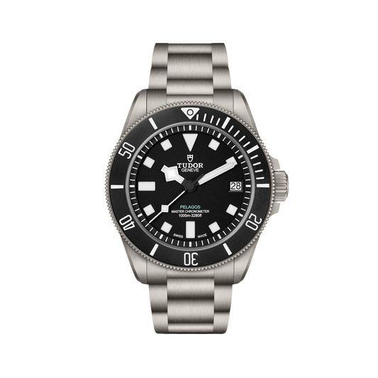 Pelagos Ultra Titanium 43mm - Black on Bracelet w/ Extra Rubber Strap
