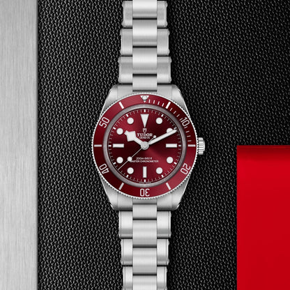 Black Bay 58 39mm - Burgundy on Bracelet