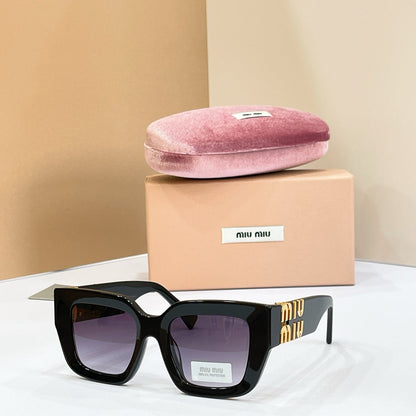 MIU MIU Sunglasses SMU B05